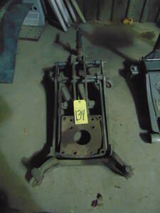 SCREW TYPE TRANSMISSION JACK